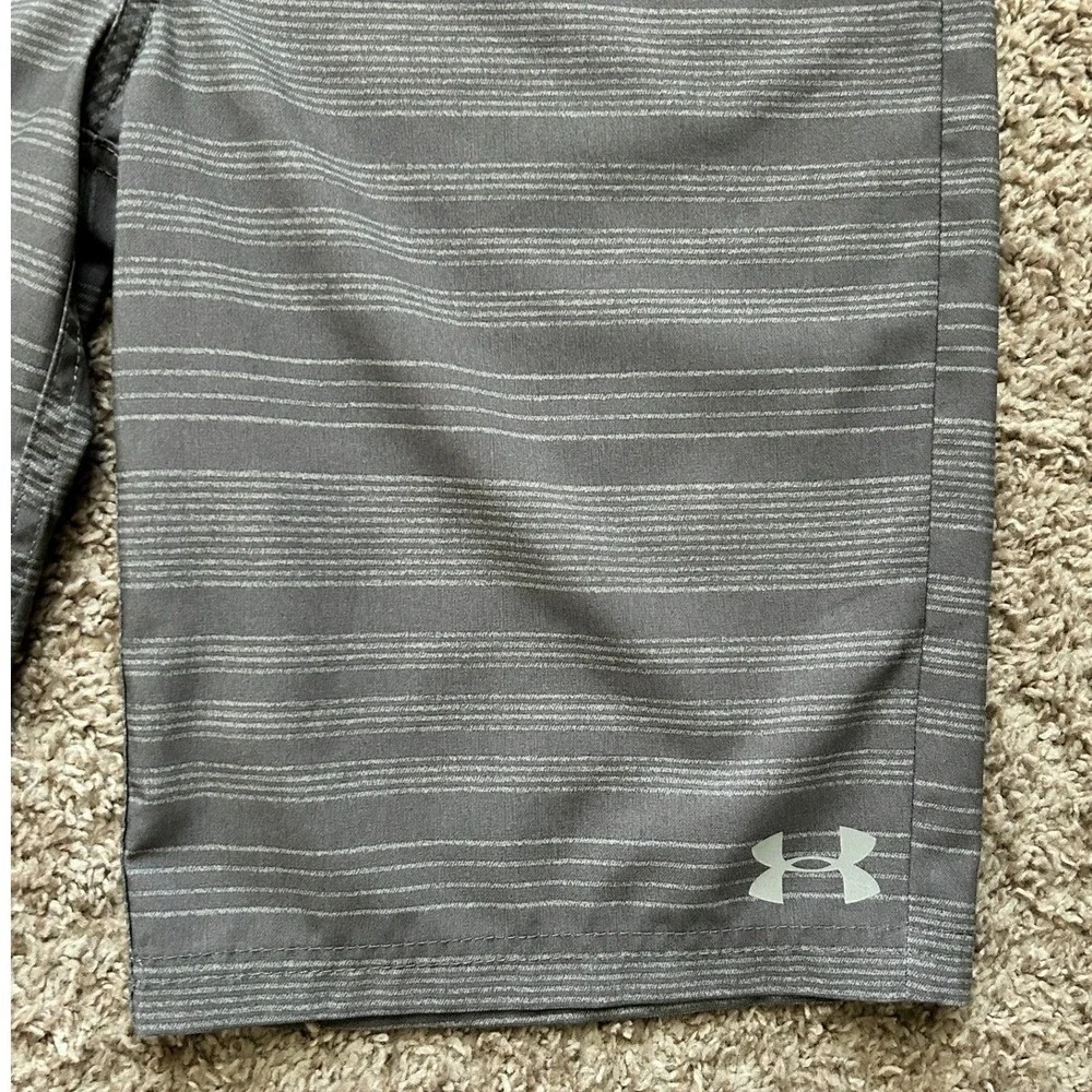 Under Armour Amphibious Shorts I Performance, Gray Striped I Size 18‎